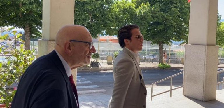 Vizual pentru ciro grillo fiul pe Top10stiri.ro