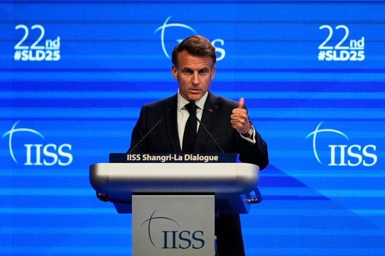 Foto reprezentând franța recunoaște oficial - Știri România