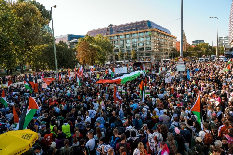 video manifestație amploare - Imagine ilustrativă