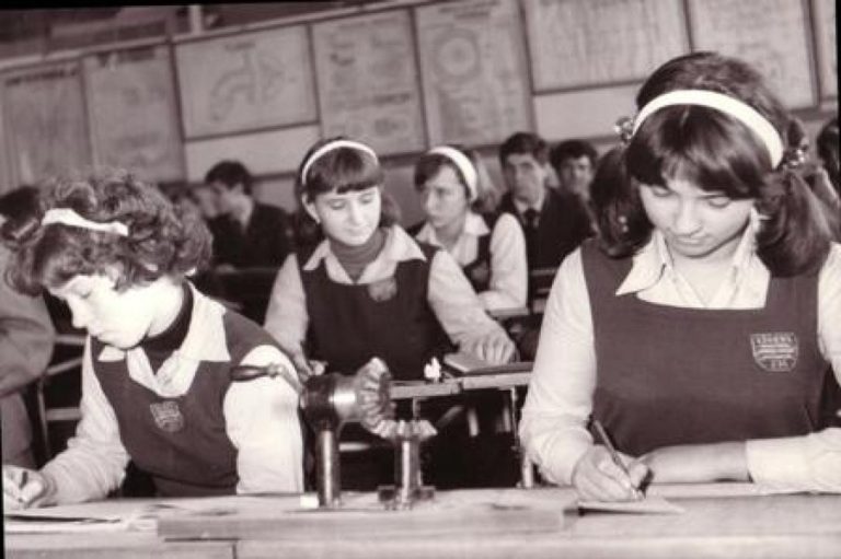 vremurile când elevii