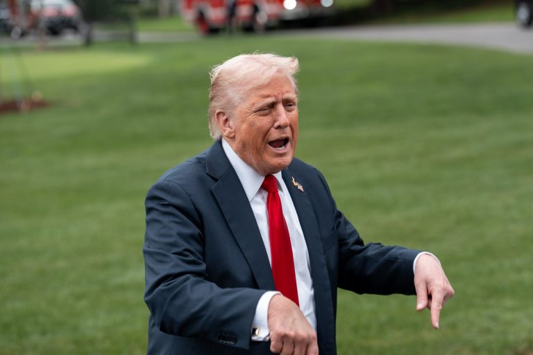 Foto reprezentând acțiuni ireversibile amenințarea - Știri România