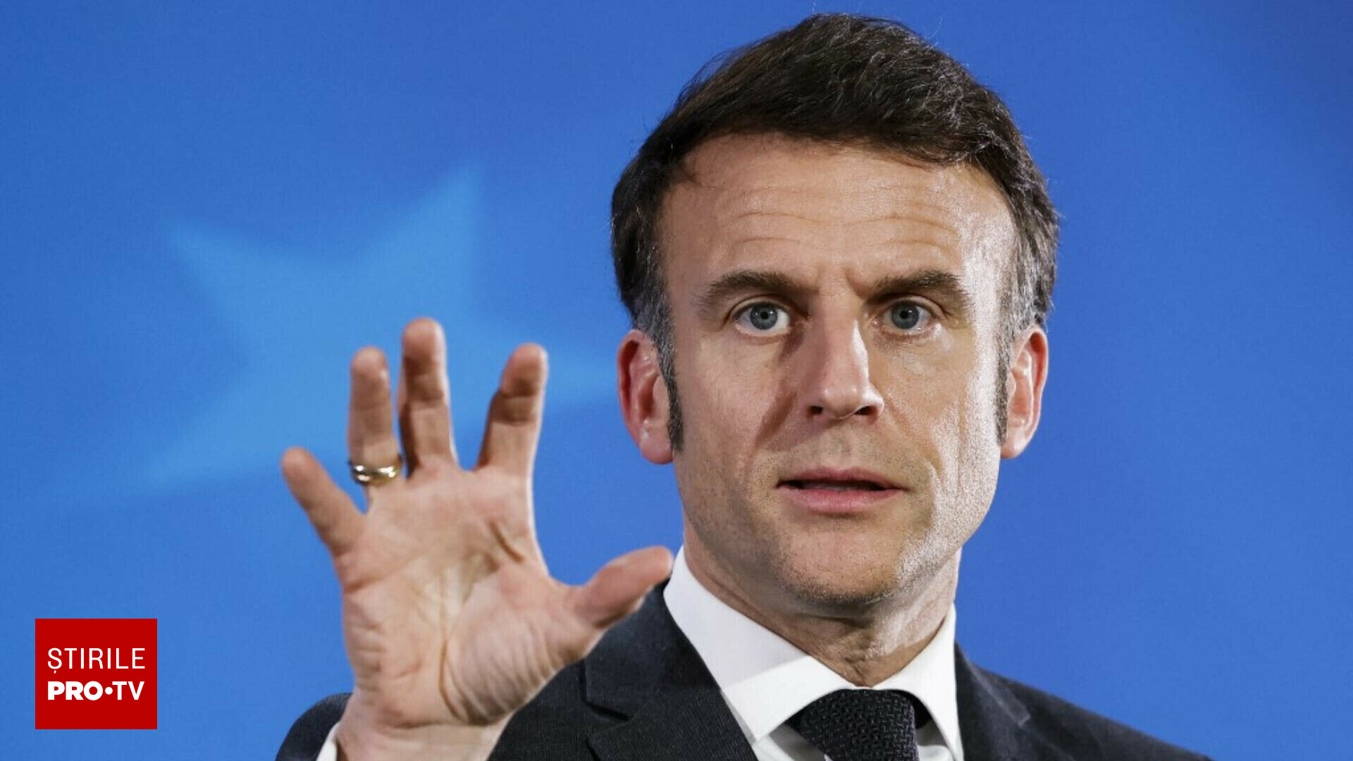 Foto reprezentând macron îndemnat demisioneze - Știri România