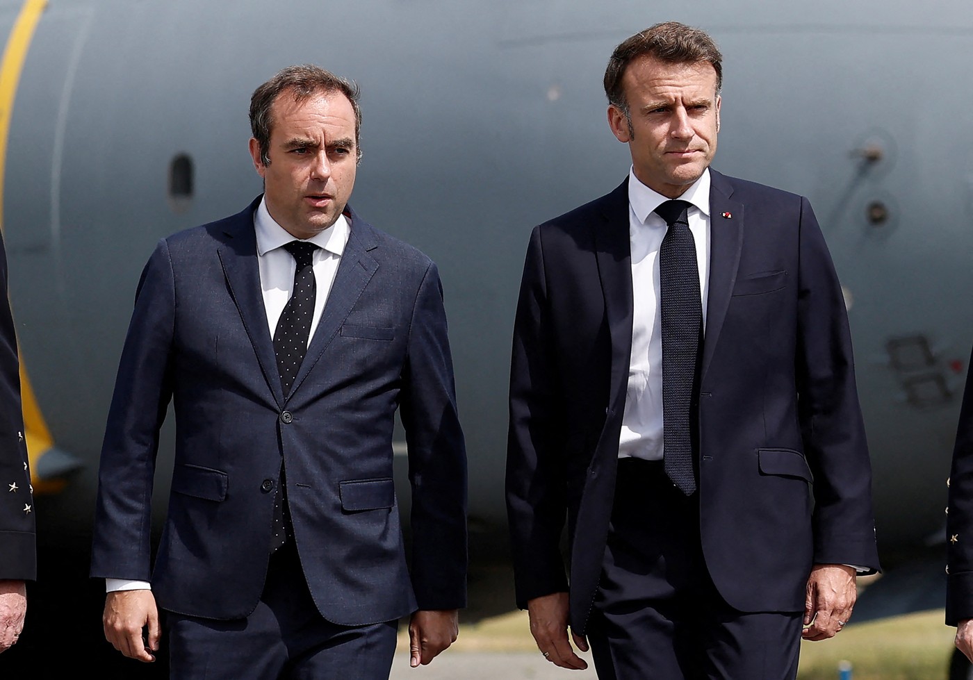 Foto reprezentând macron decizie surprinzătoare - Știri România