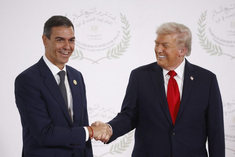 Foto reprezentând donald trump luat - Știri România