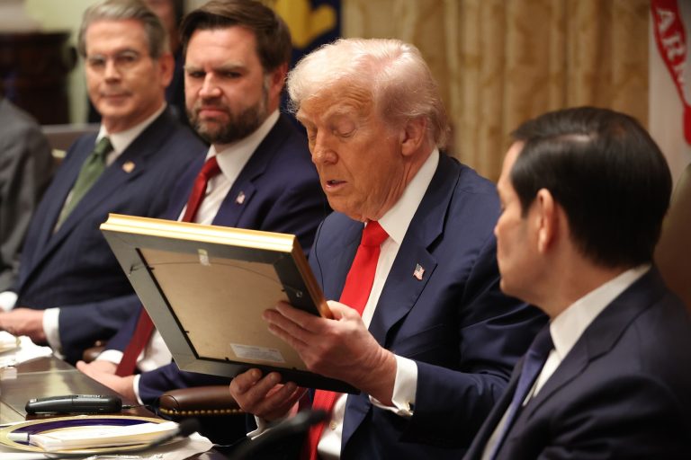 Foto reprezentând două săptămâni shutdown - Știri România