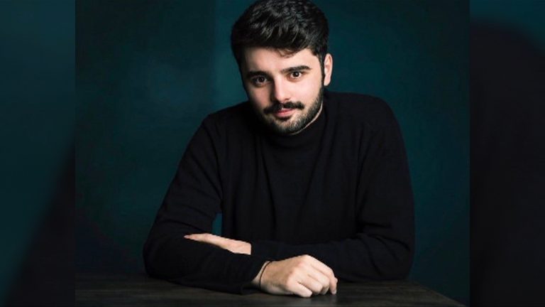 Foto reprezentând citit poet spania - Știri România