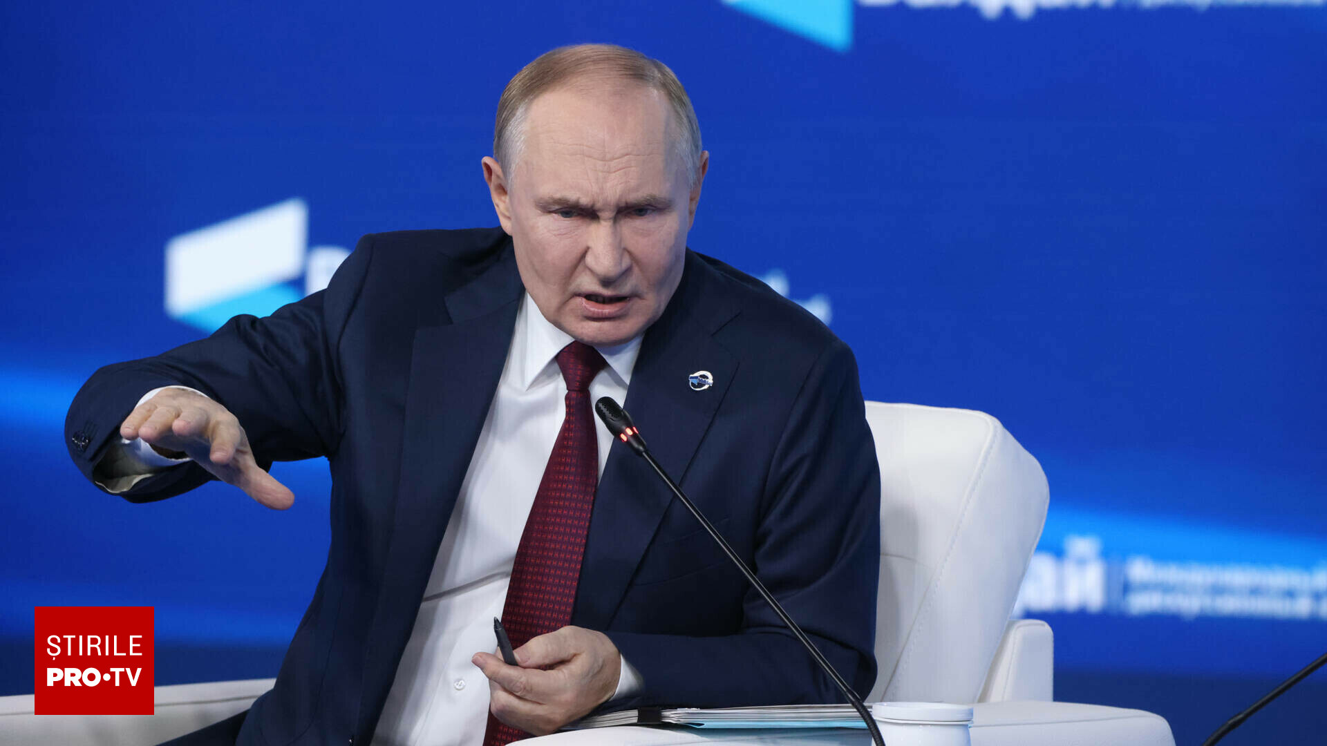 Foto reprezentând vladimir putin sfidat - Știri România