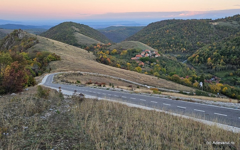 Vizual pentru transalpina bicicliștilor pista pe Top10stiri.ro