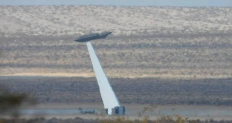 Foto reprezentând teste secrete într - Știri România