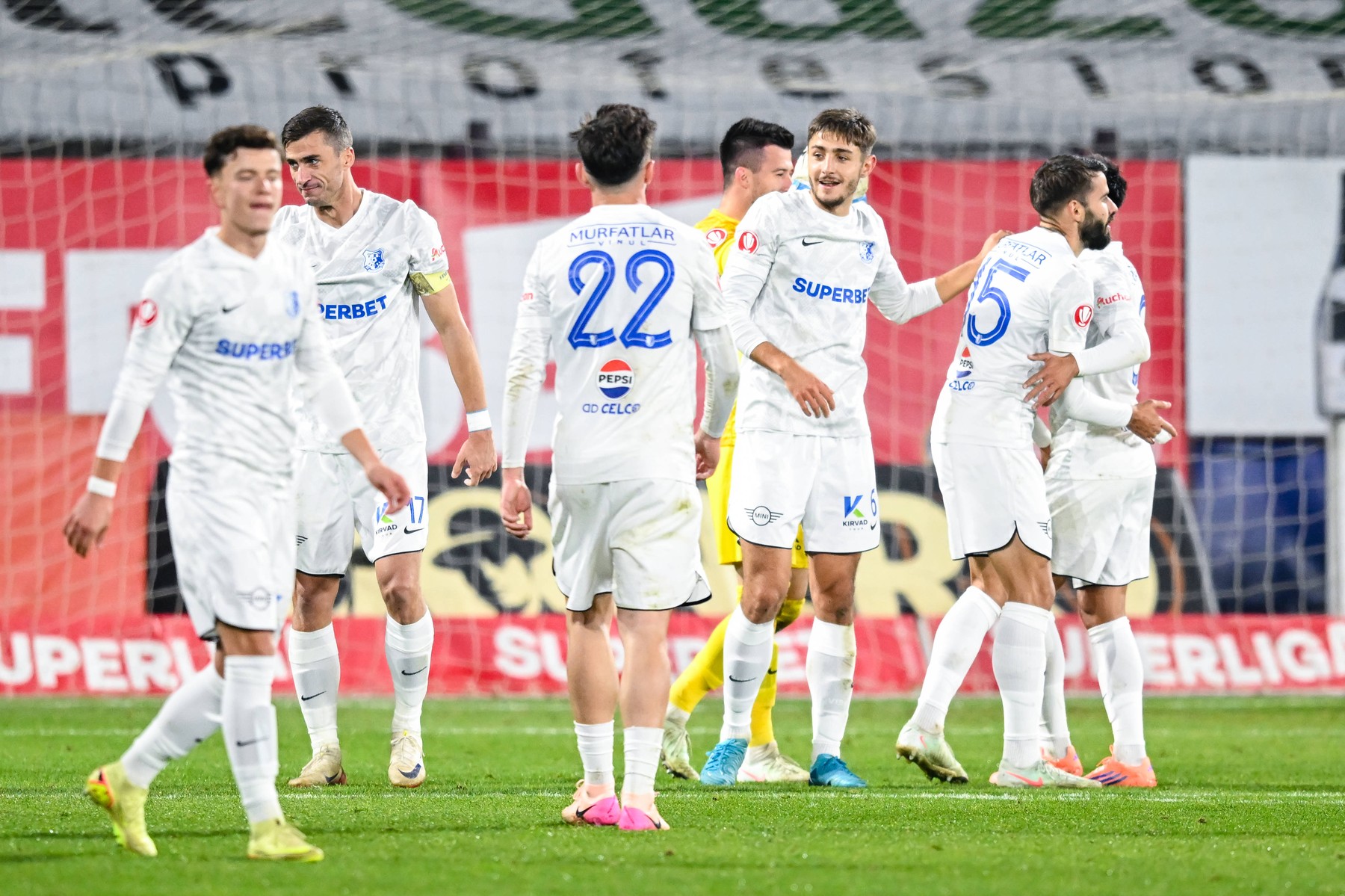 Vizual pentru superliga farul constanța pe Top10stiri.ro