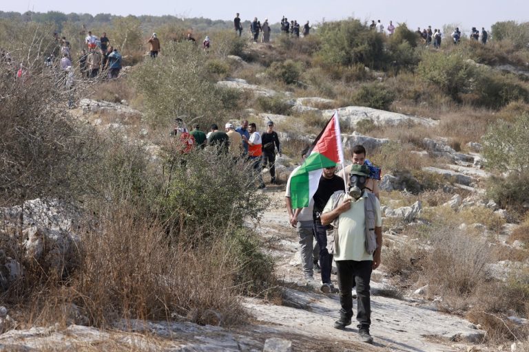 Foto reprezentând violențele coloniștilor israelieni - Știri România