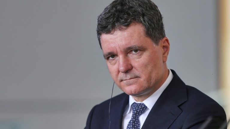 Imagine despre nicușor atacat legea - Top10stiri.ro