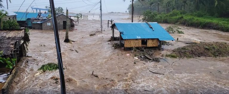 Foto reprezentând filipine puţin morţi - Știri România