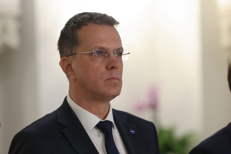 Imagine despre popescu critică dură - Top10stiri.ro