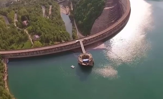 Imagine despre directorul companiei tratează - Top10stiri.ro