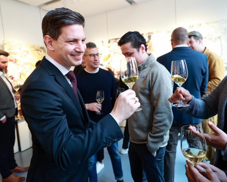 ciorchinii noul capitol - Imagine ilustrativă