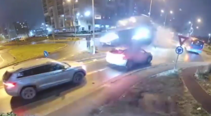 Foto reprezentând accident filme mașină - Știri România