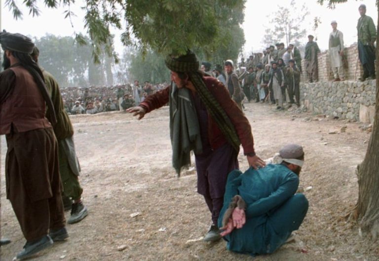 băiat obligat talibani - Imagine ilustrativă