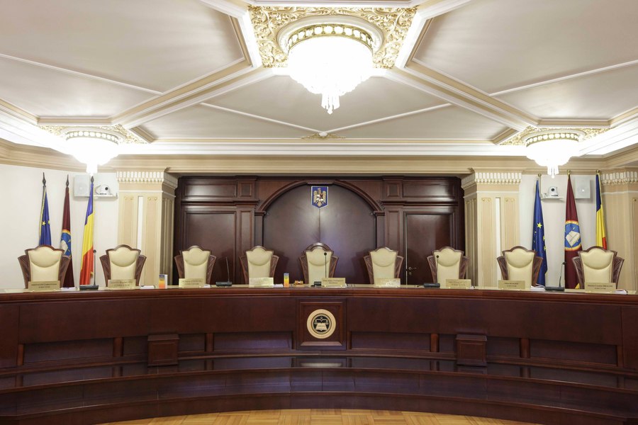 Imagine despre cine patru judecători - Top10stiri.ro