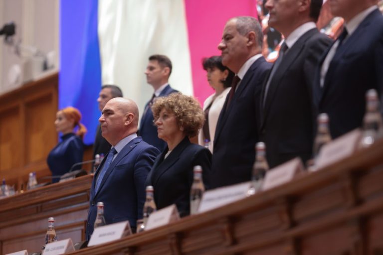 Foto reprezentând deciziile guvernului bolojan - Știri România