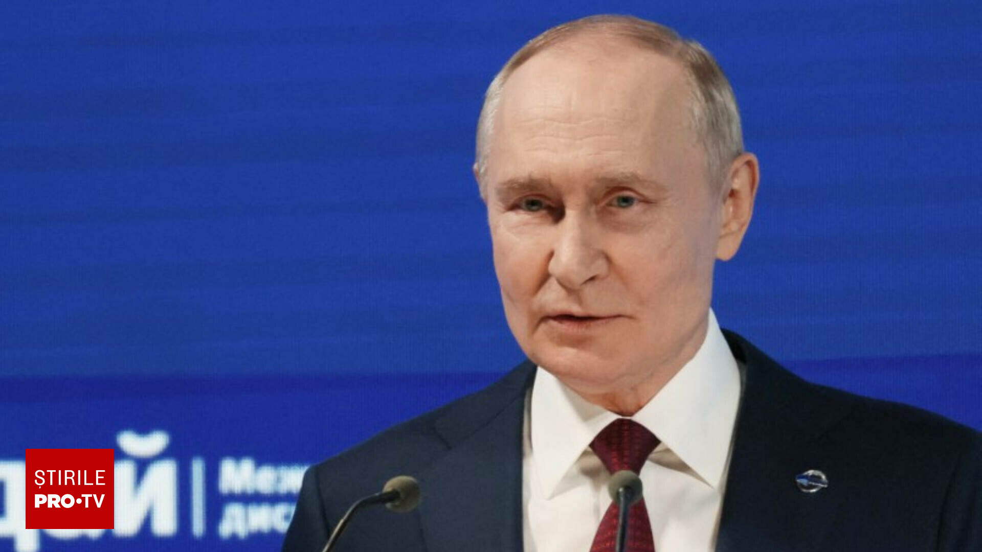 Foto reprezentând vladimir putin ameninţă - Știri România