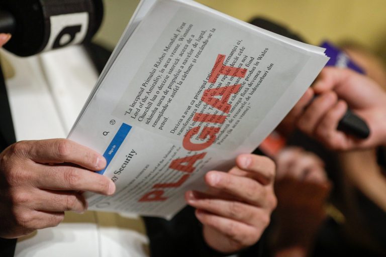 Imagine despre miniștrii acuzați plagiat - Top10stiri.ro