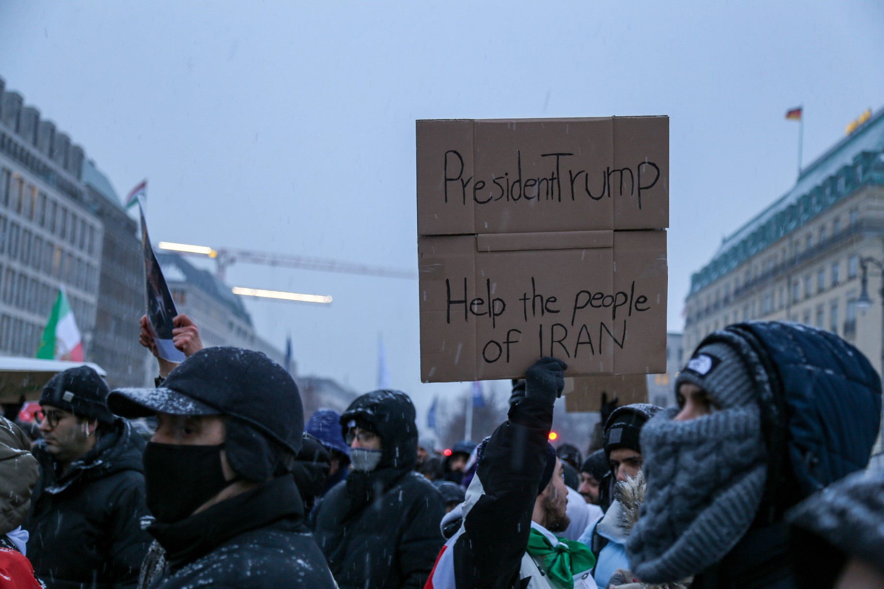 Vizual pentru trump amenință măsuri pe Top10stiri.ro