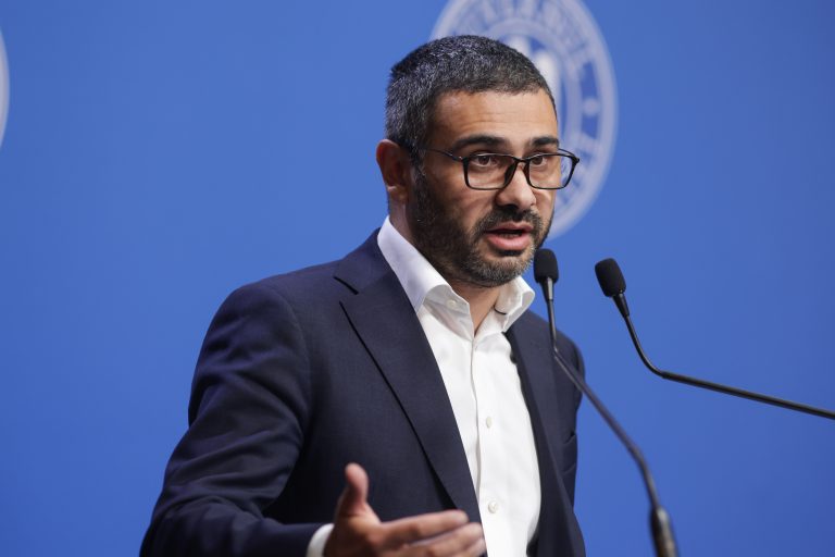 ministrul muncii întrebat - Imagine ilustrativă