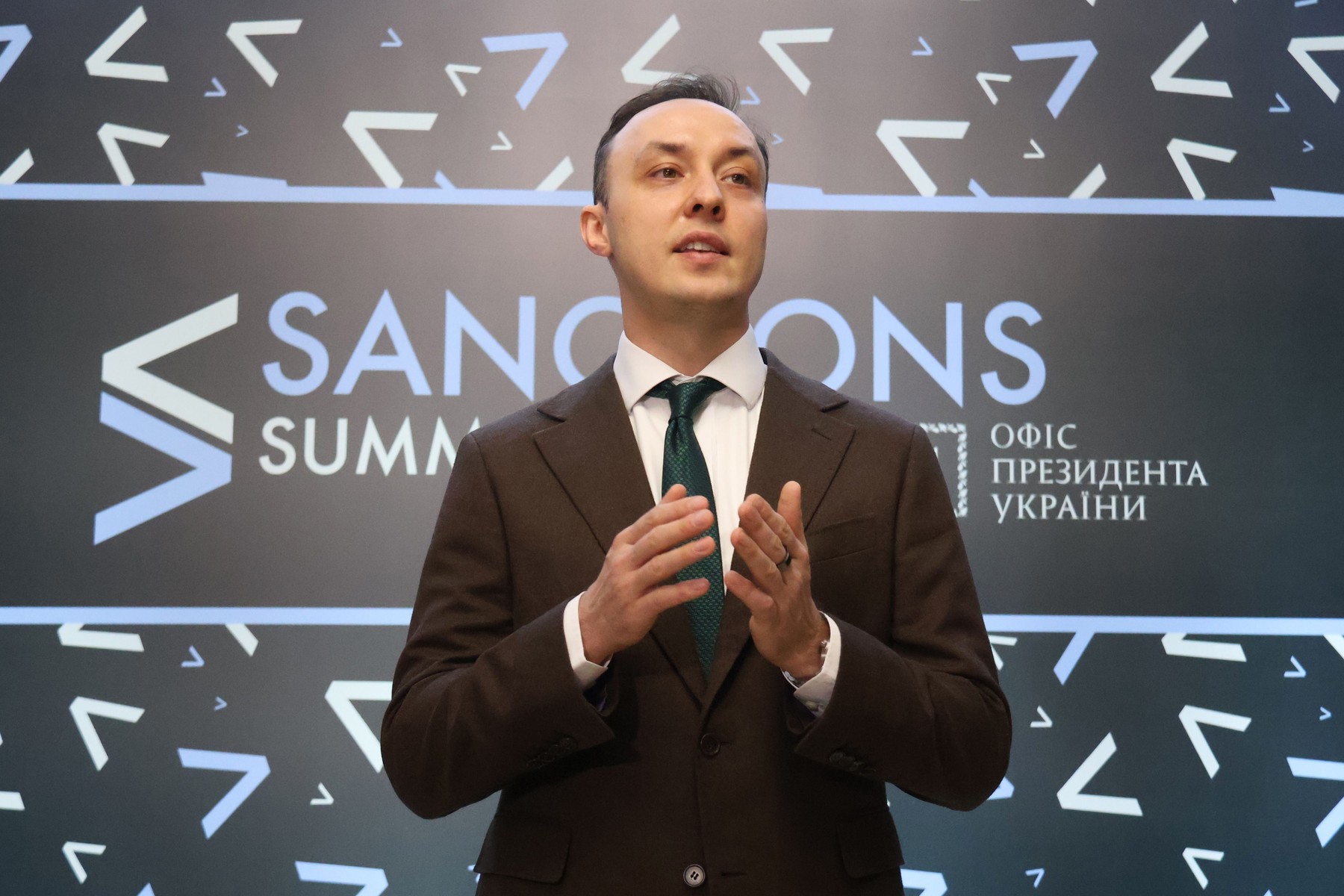 Vizual pentru ucraina cere acțiuni pe Top10stiri.ro