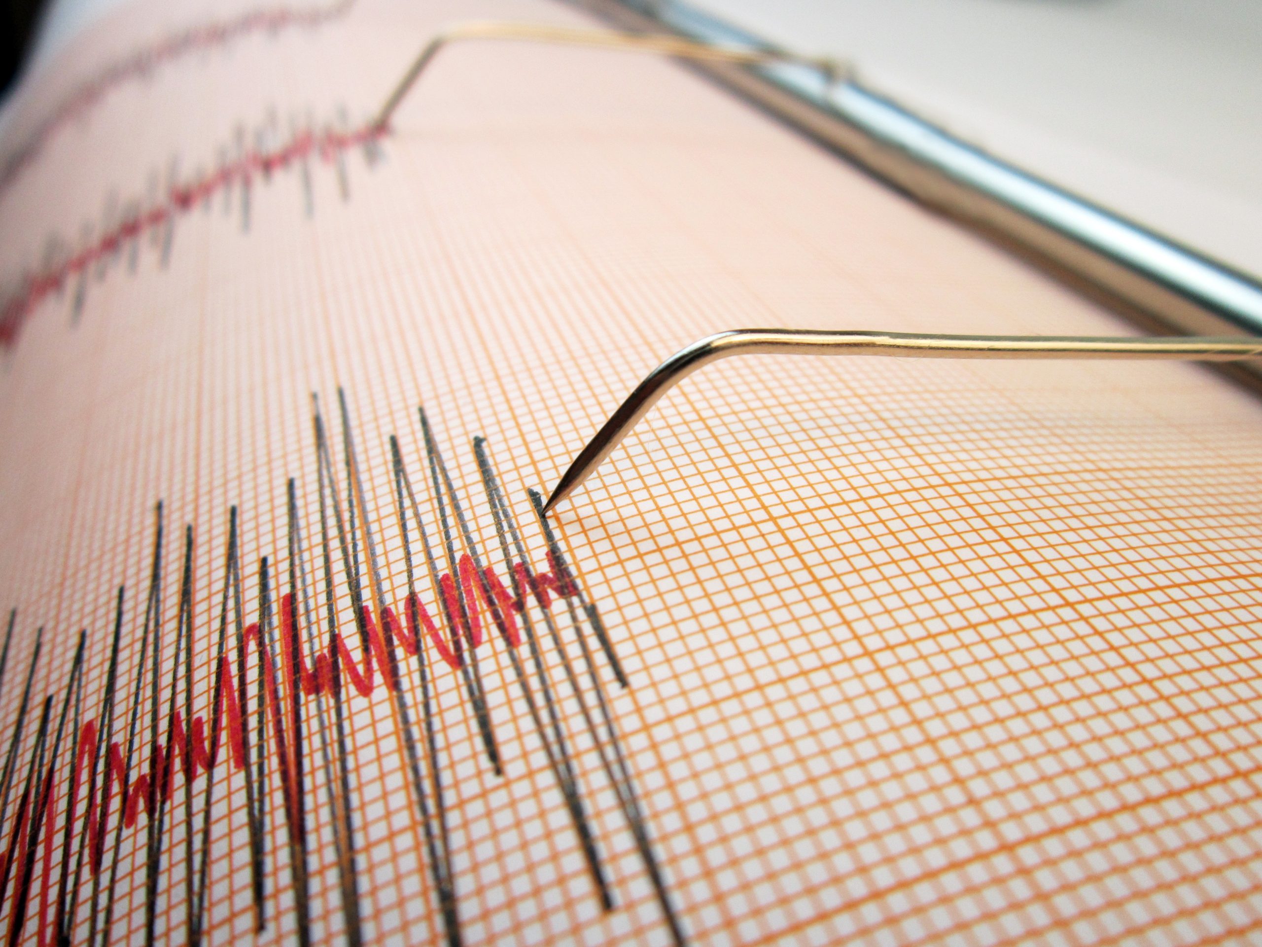 Foto reprezentând cutremur vineri seara - Știri România