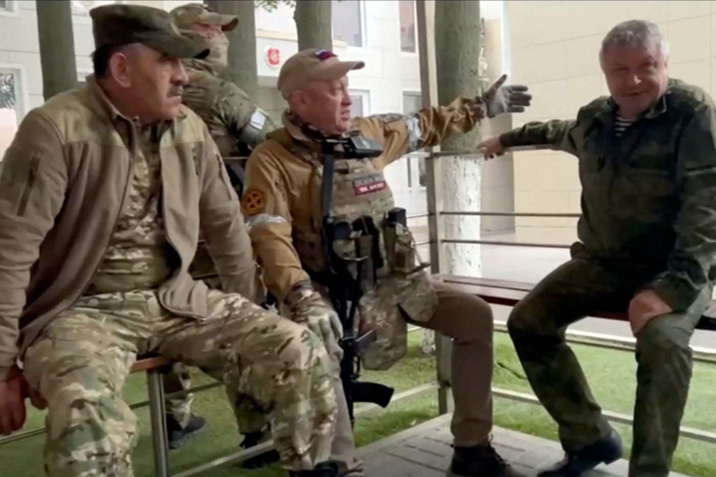 Vizual pentru generalul rang înalt pe Top10stiri.ro