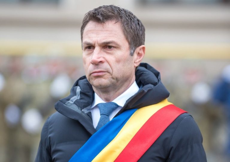 Foto reprezentând primarul suspendat mangaliei - Știri România