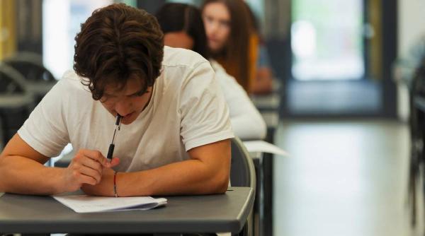 Foto reprezentând limba română putea - Știri România