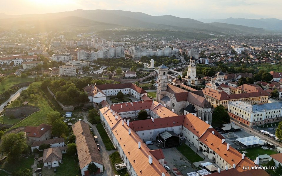 Vizual pentru reorganizarea romsilva aprinde pe Top10stiri.ro