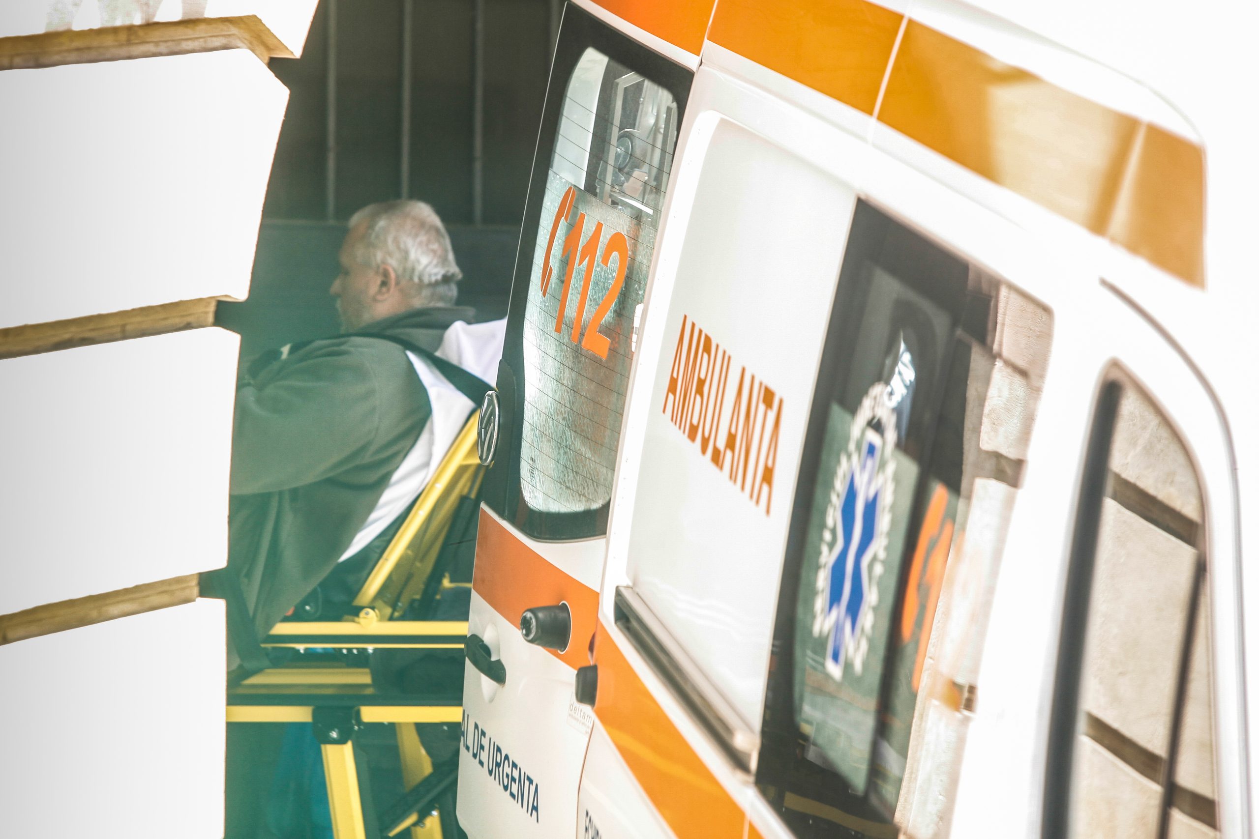 instanța admite întreruperea - Imagine ilustrativă