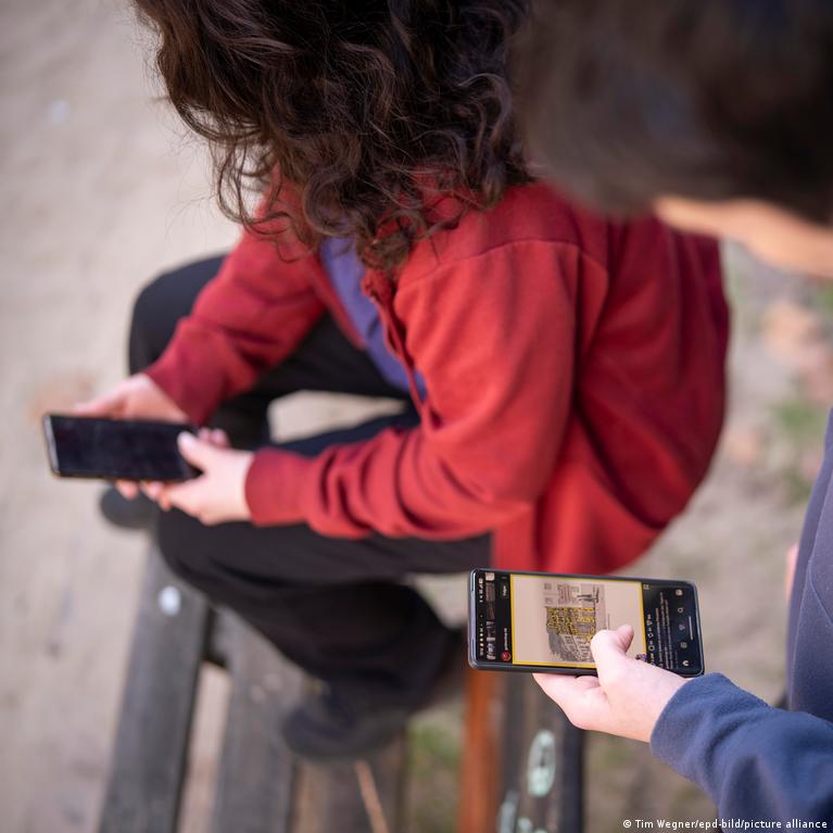 Actualități: Meta amendă exploatare copii | Top10Știri.ro