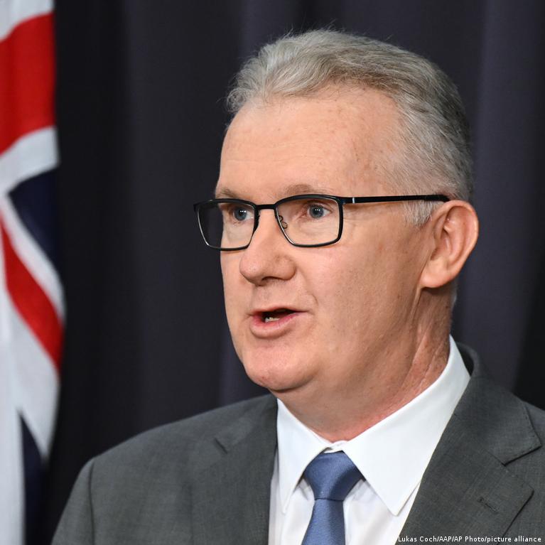 Știri despre Australia interzice vizitatori Iran - Top10Știri.ro