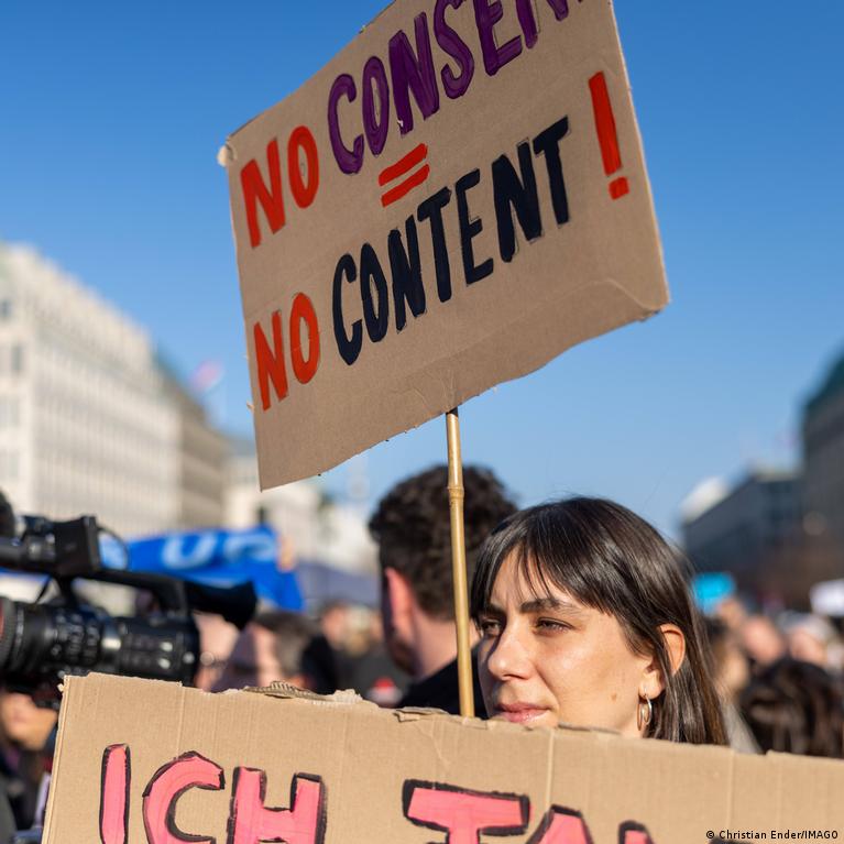 Știri despre germany debates rape - Top10Știri.ro