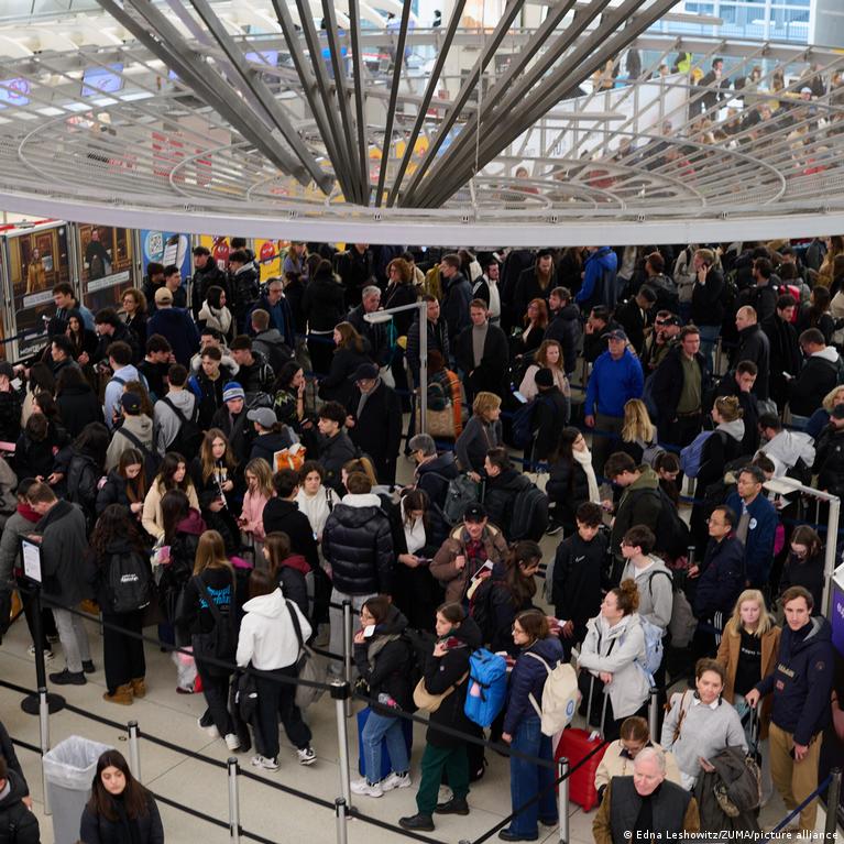 agenți TSA demisionează - Știri de ultimă oră