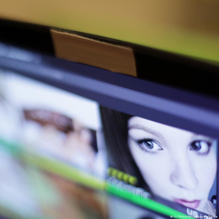 Știri despre protecția minorilor online - Top10Știri.ro