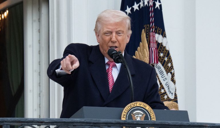 Știri despre trump vorbește deschis - Top10Știri.ro