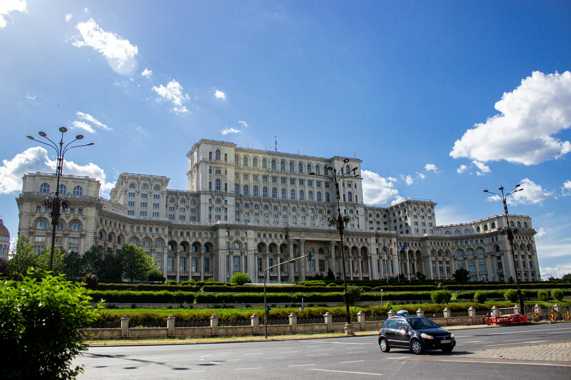 interzicere cumul pensie salariu