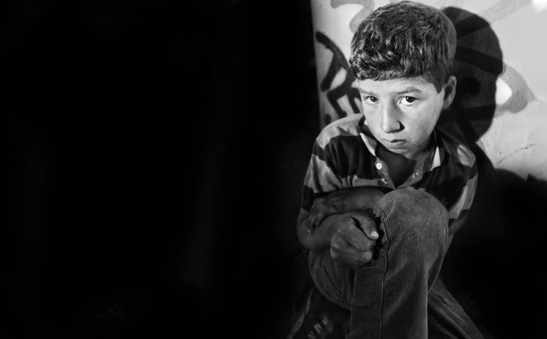 Breaking news: copil captiv Franța