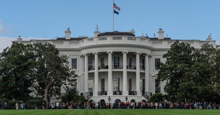 Trump 80 de ani