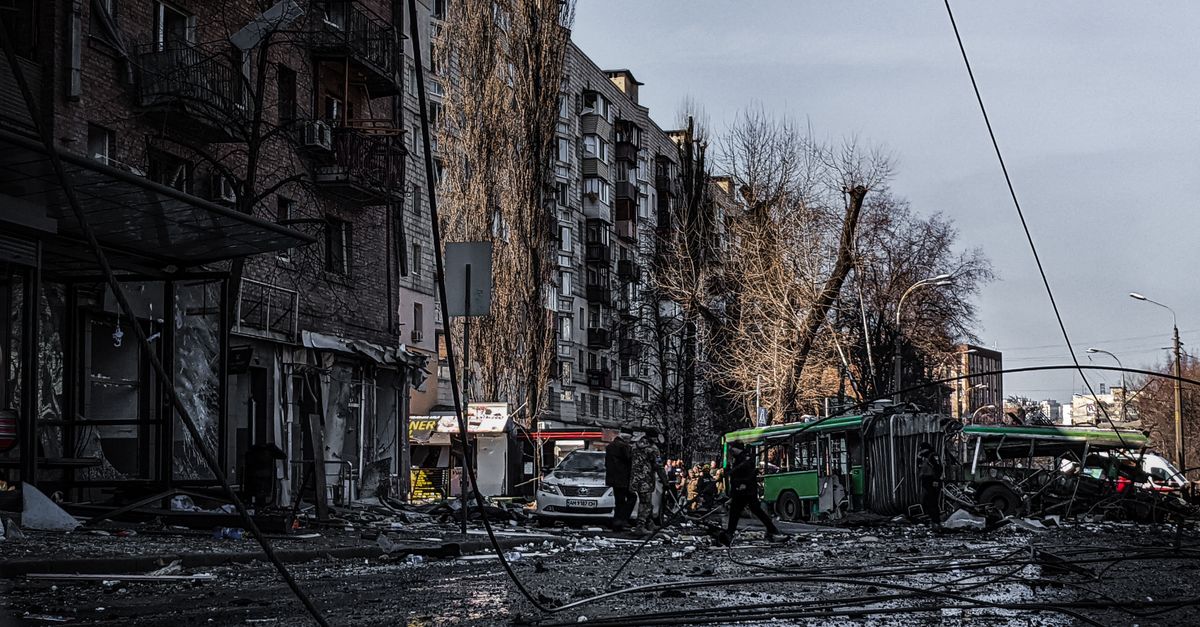 Boris Johnson tren Ucraina